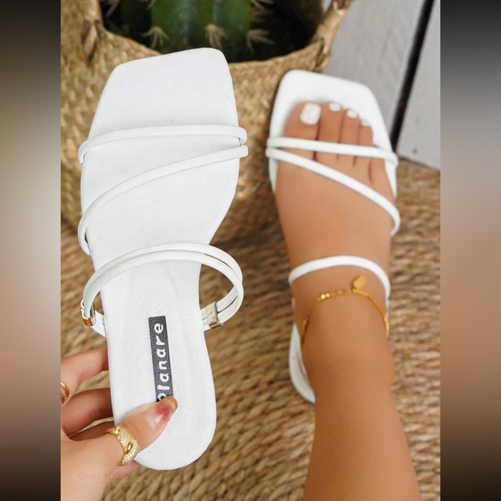 Women’s Flat Sandals with Casual and Vacation style